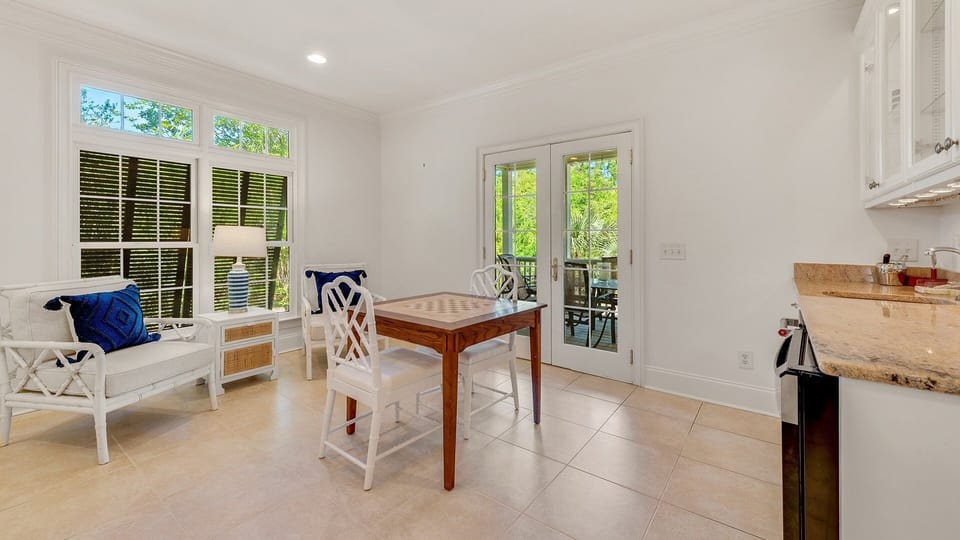 House, 5 Bedrooms | Interior