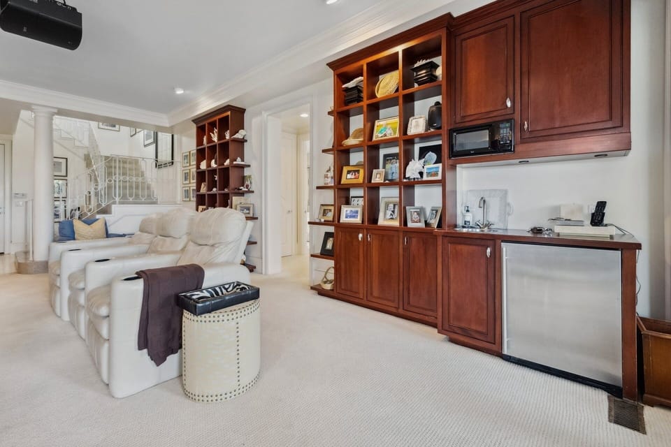 House, 6 Bedrooms | Interior