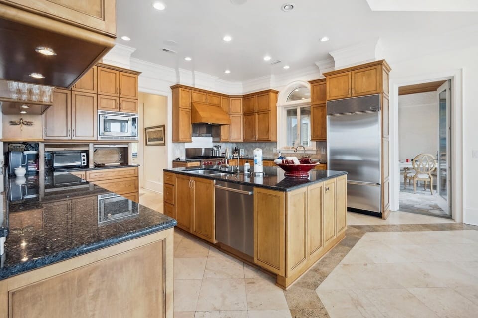 House, 6 Bedrooms | Private kitchen | Coffee/tea maker, fridge, oven, toaster