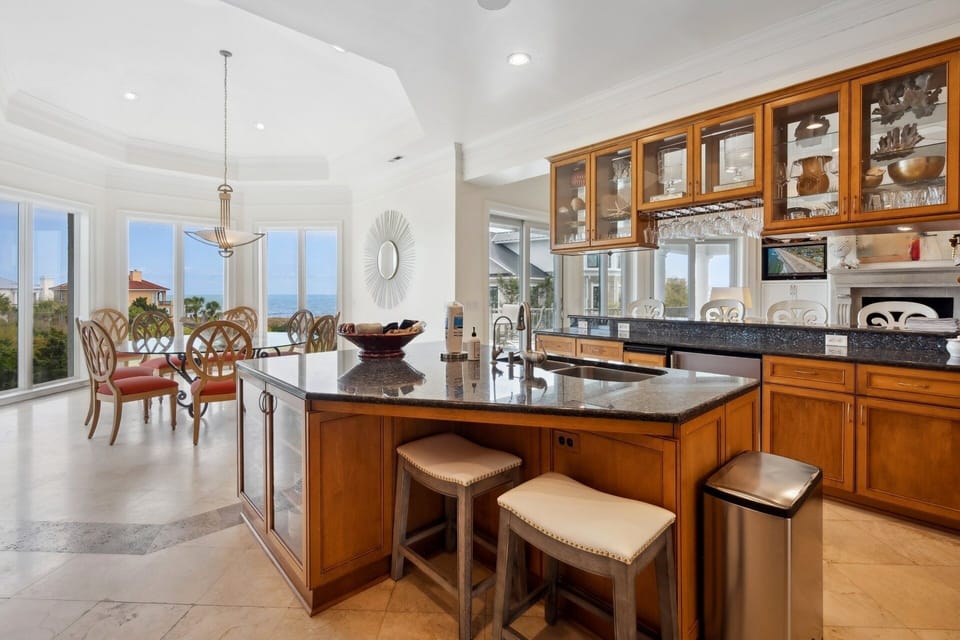 House, 6 Bedrooms | Private kitchen | Coffee/tea maker, fridge, oven, toaster