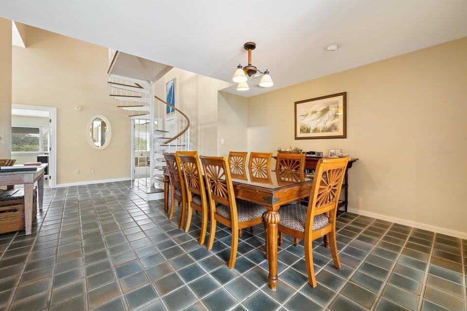 Condo, 4 Bedrooms | Dining