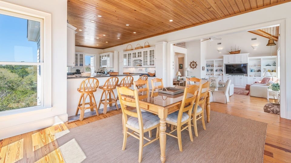 House, 6 Bedrooms | Dining