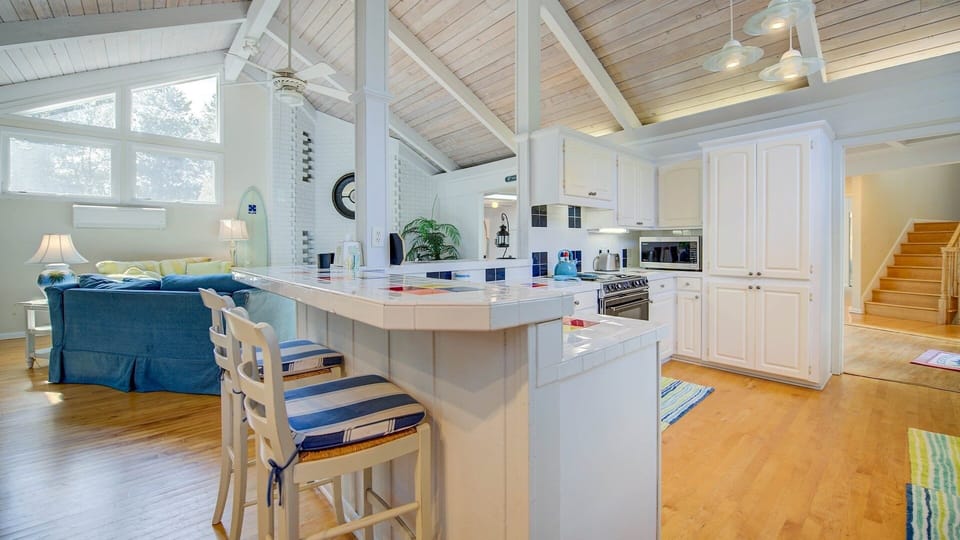 House, 4 Bedrooms | Private kitchen | Coffee/tea maker, fridge, oven, toaster