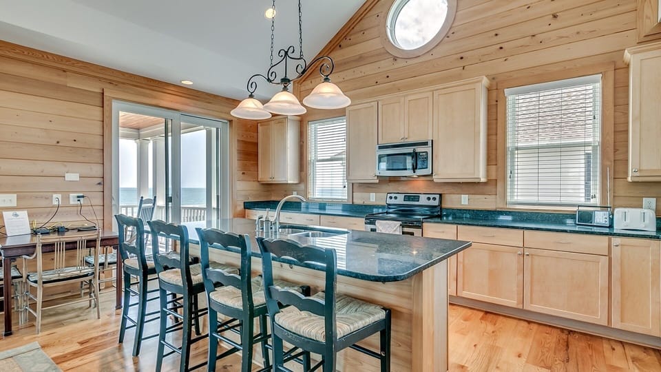 House, 6 Bedrooms | Private kitchen | Coffee/tea maker, fridge, oven, toaster