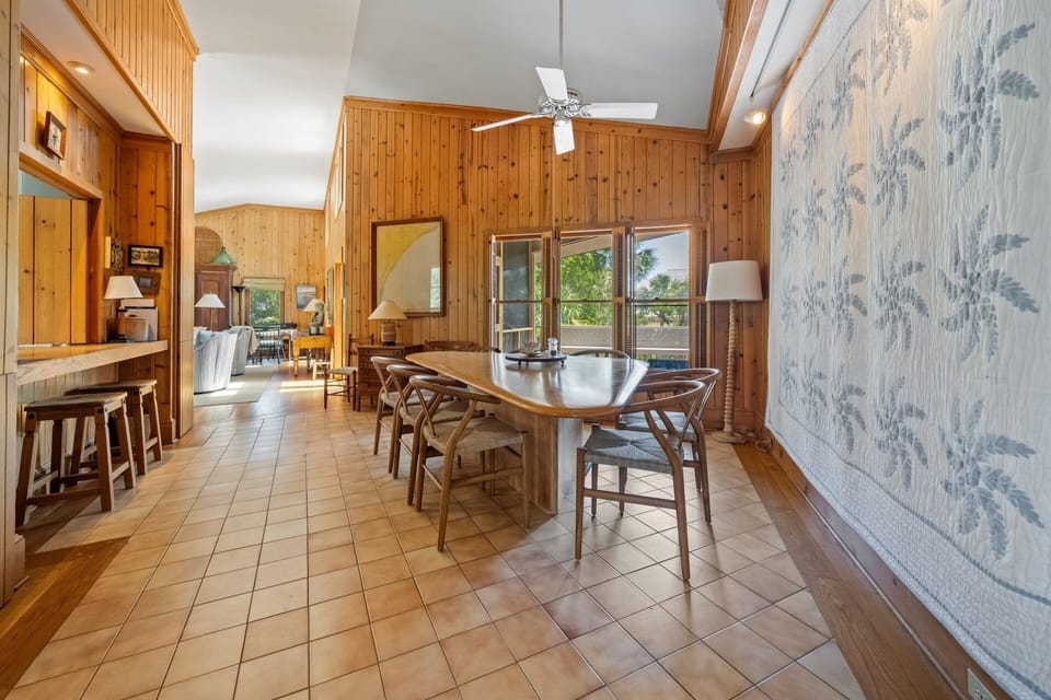 House, 5 Bedrooms | Private kitchen | Fridge, oven, coffee/tea maker, toaster