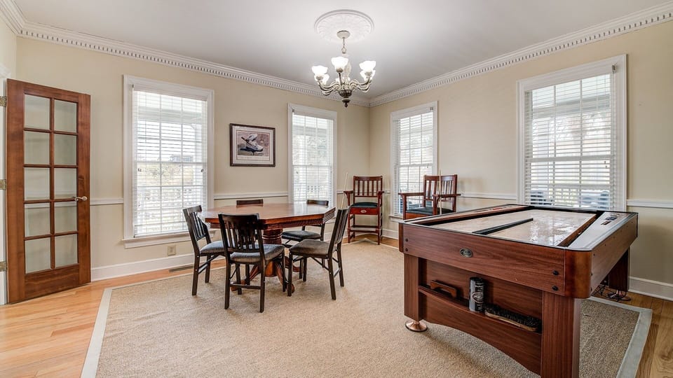 House, 6 Bedrooms | Dining