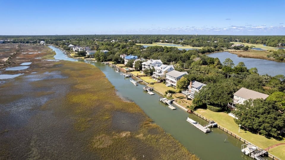 House, 5 Bedrooms | Aerial view