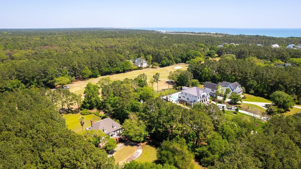 House, 5 Bedrooms | Exterior