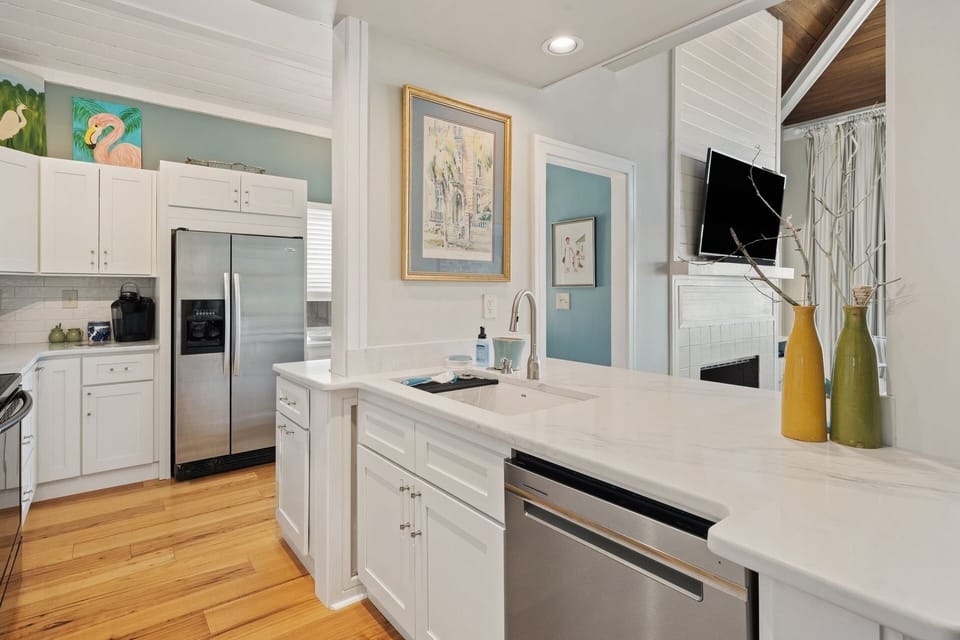 Condo, 3 Bedrooms | Private kitchen | Fridge, oven, coffee/tea maker, toaster