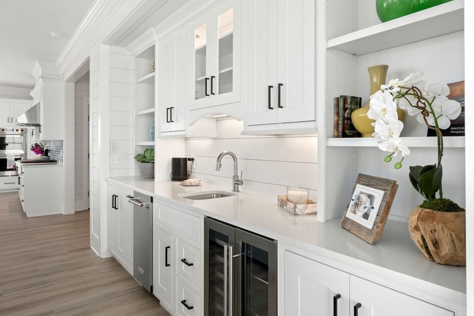 House, 6 Bedrooms | Private kitchen | Fridge, oven, coffee/tea maker, toaster