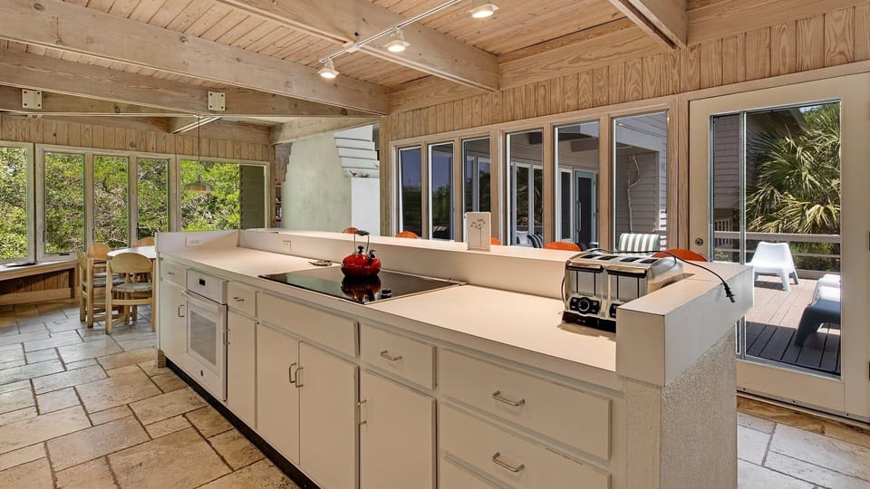 House, 5 Bedrooms | Private kitchen | Coffee/tea maker, fridge, oven, toaster