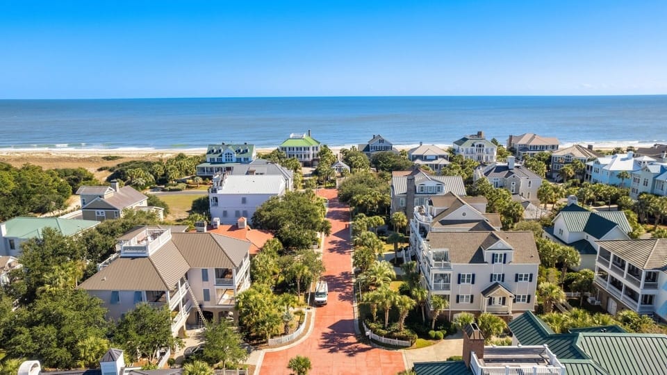 House, 4 Bedrooms | Aerial view