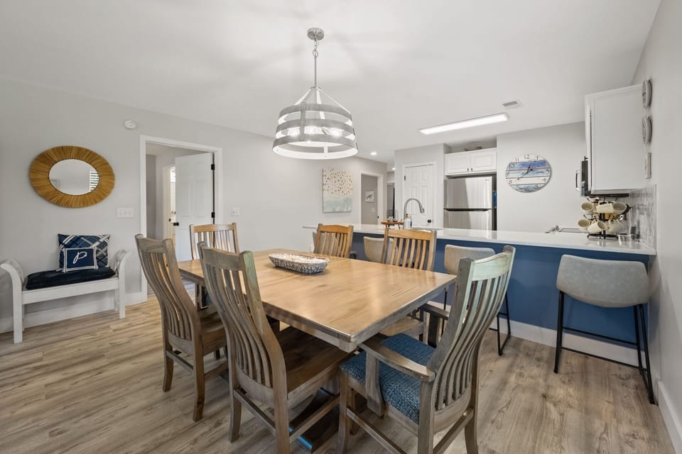Condo, 3 Bedrooms | Dining