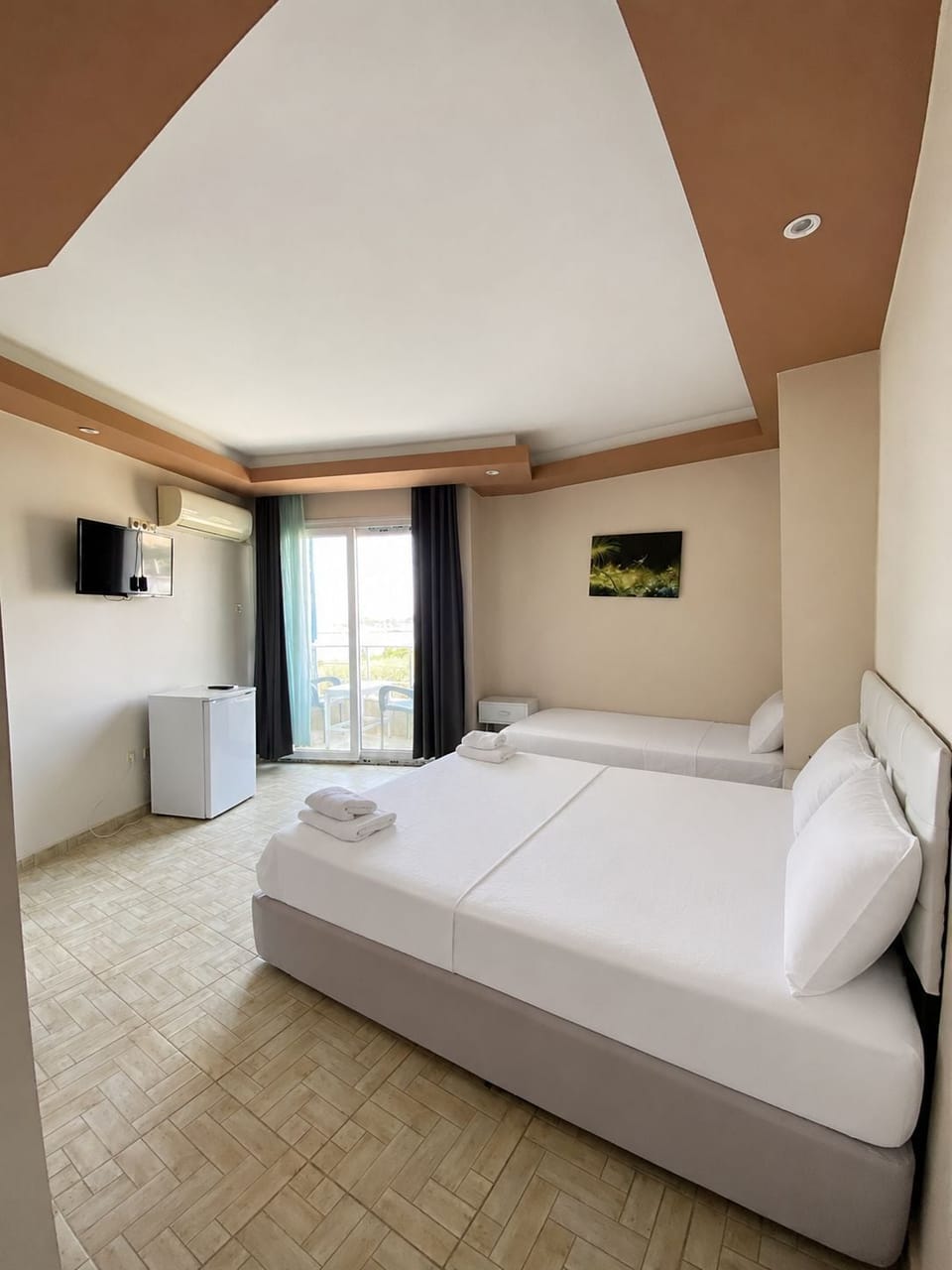Classic Room, 1 Double Bed, Balcony, Sea View | Free WiFi
