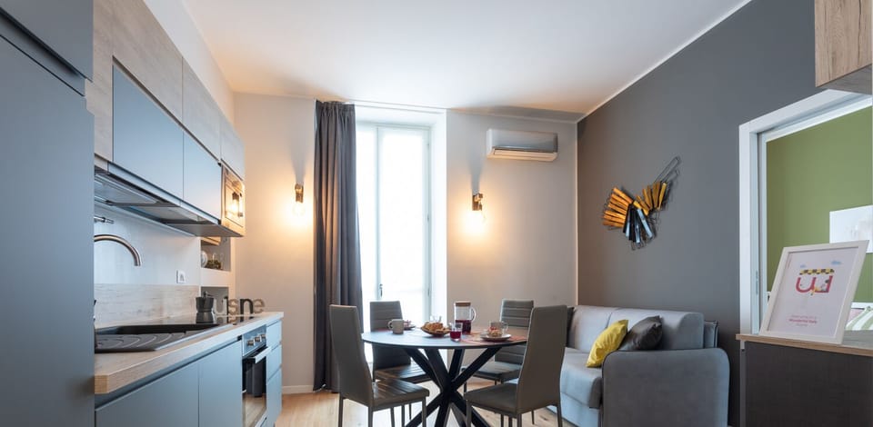 Apartment | Living area | 35-inch TV with digital channels