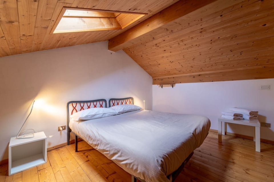 House | 2 bedrooms, iron/ironing board, free WiFi, bed sheets