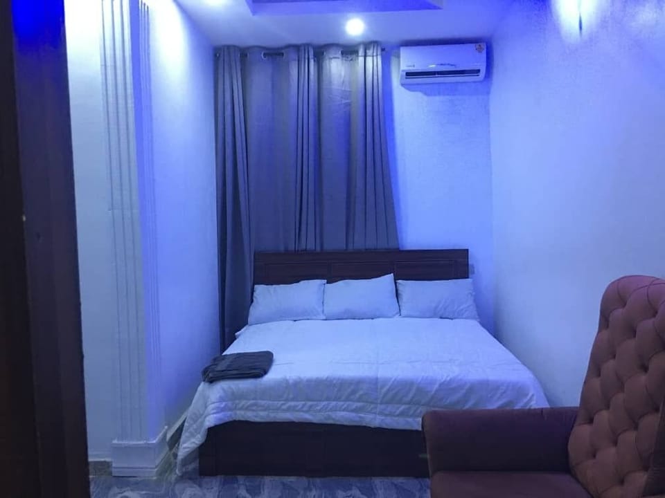 Deluxe Room | Desk, laptop workspace, free WiFi