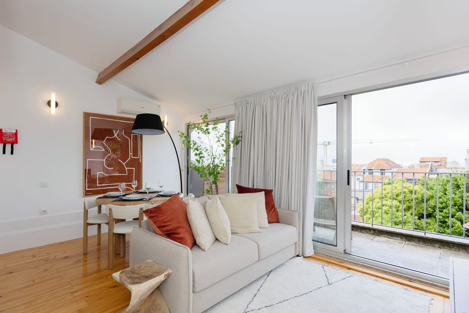 Standard Apartment, Balcony, City View | Living area