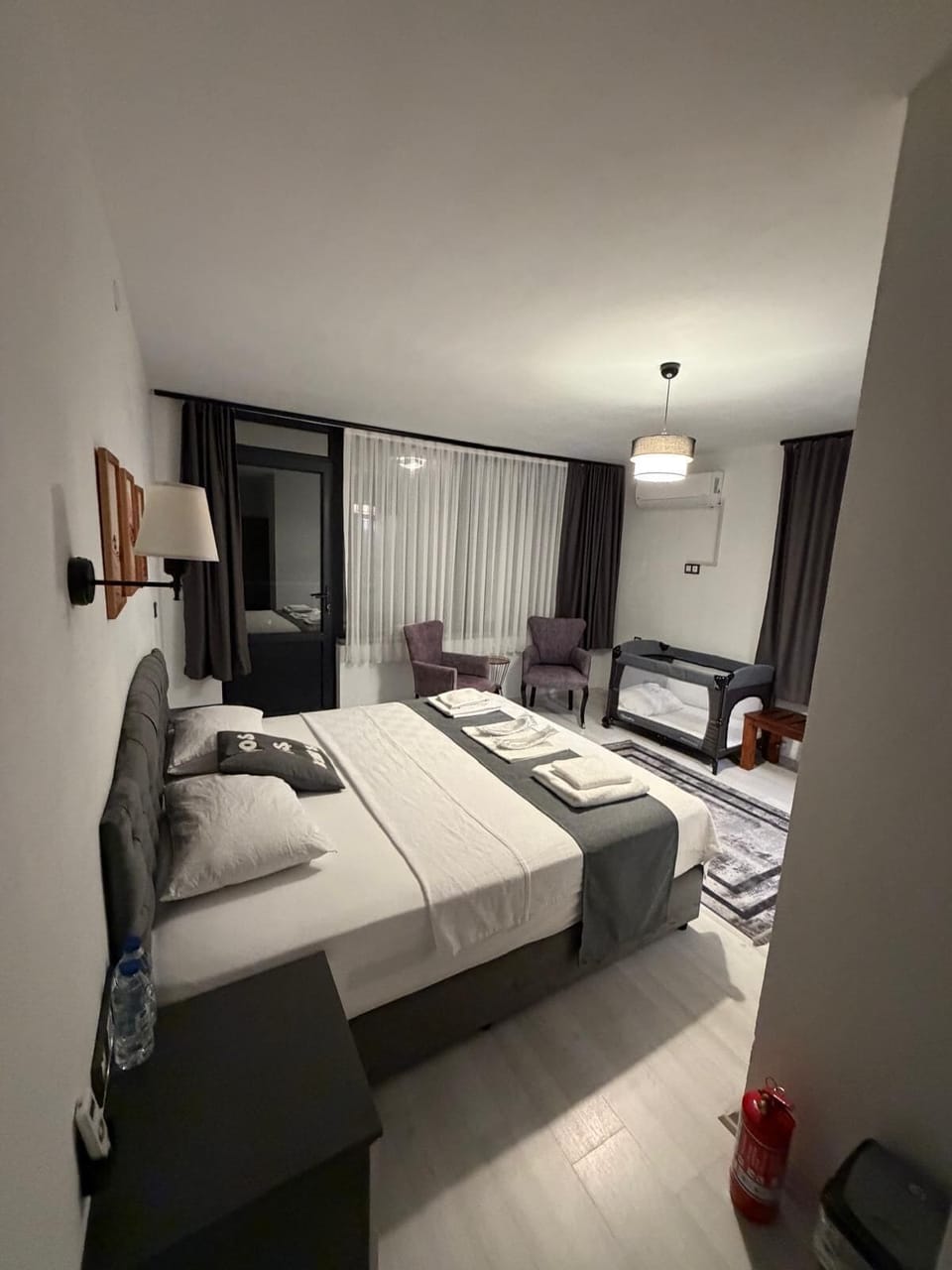 Family Suite | Minibar, free WiFi