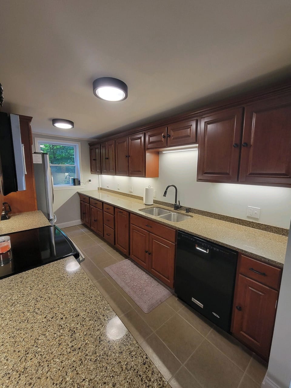 Equipped Galley Kitchen