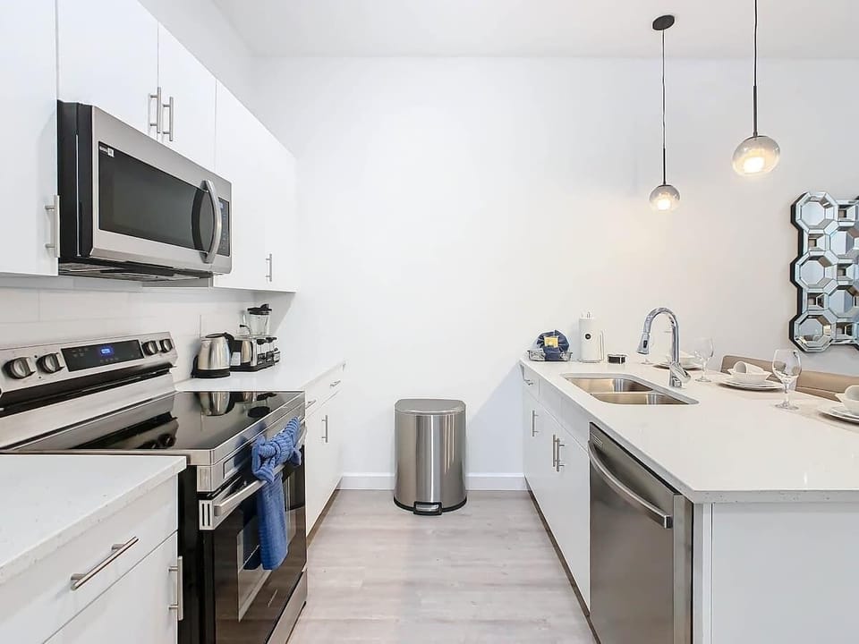 Fully equipped modern kitchen, ready for all your culinary needs.