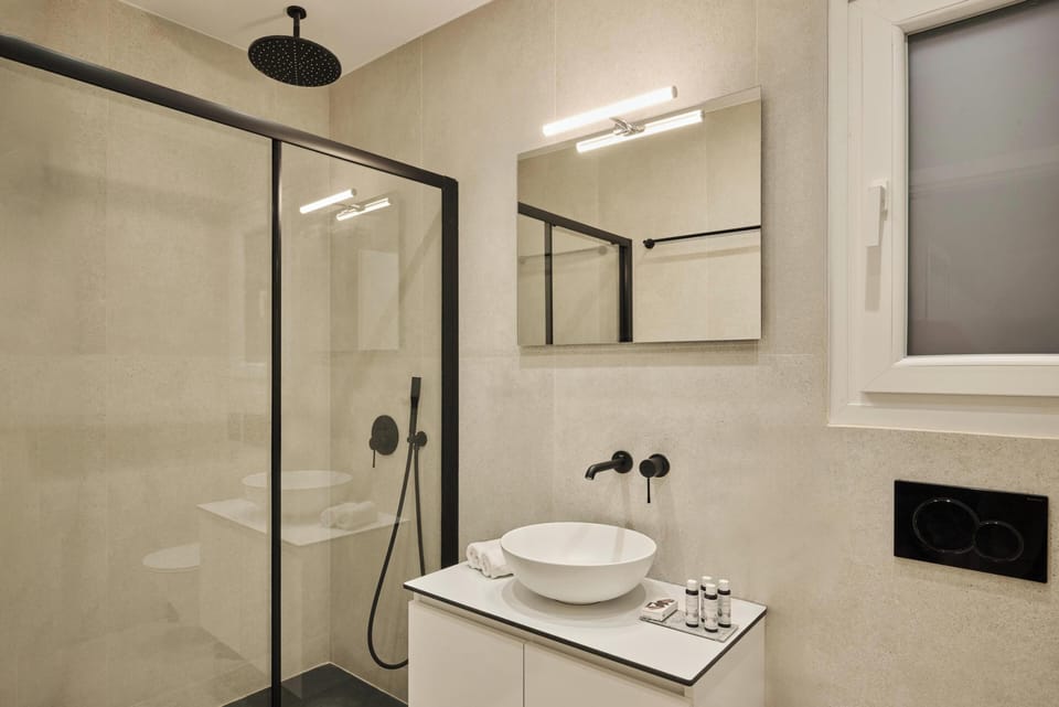 Suite, 2 Bedrooms | Bathroom | Slippers