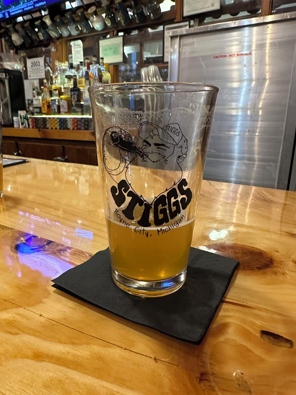 Stiggs Brewery and Kitchen: Cold beverages and some of the Best BBQ in Michigan