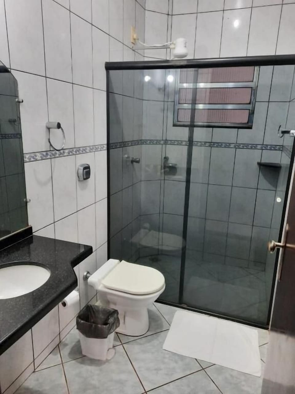 Standard Double Room | Bathroom