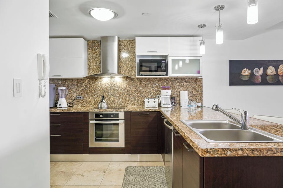Full Kitchen