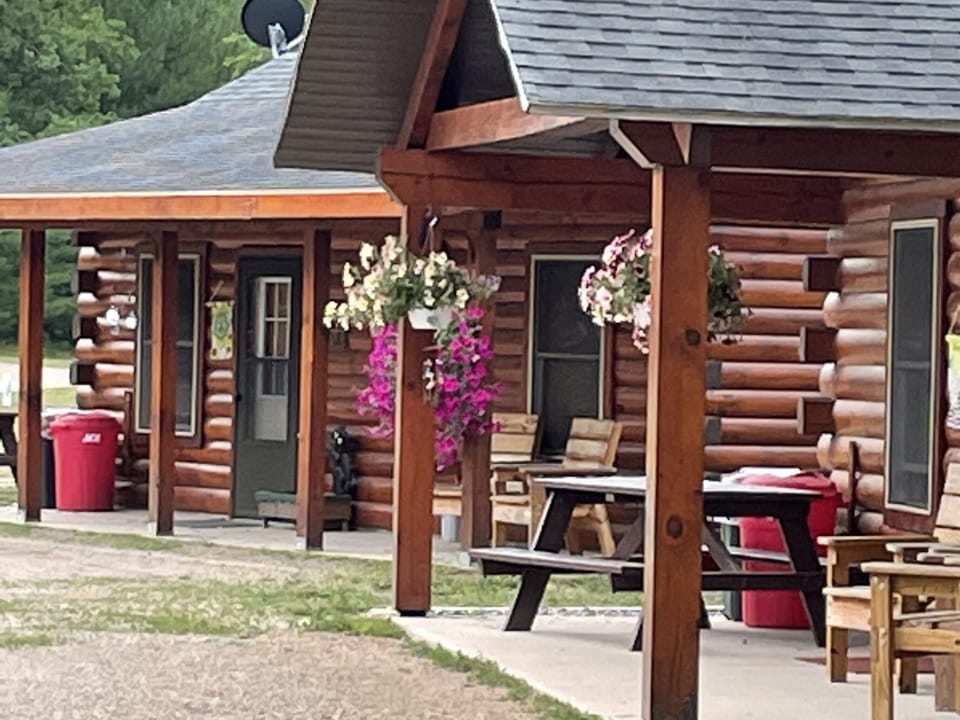 Close Cabins!

Want to camp with friends and family, but have your own space?  The Ranch is a great place to do just that!  Eight cabins and 5 campsites make it easy to meet most everyone's lodging needs.  