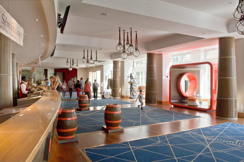 Explorers Hotel Hotel in Magny-le-Hongre
