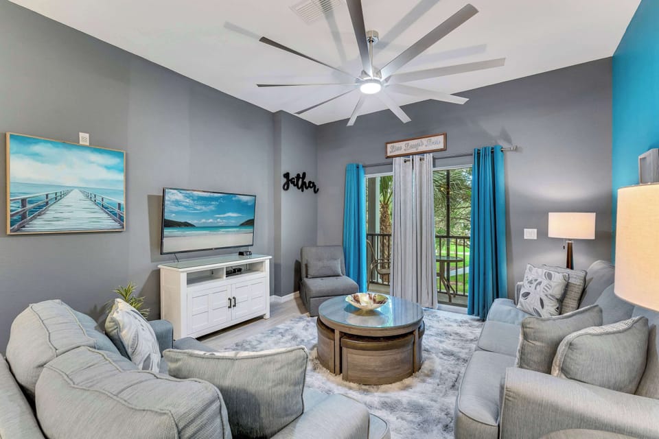 Condo, Multiple Beds, Balcony, Garden View (Oasis Hideaway at Bahama Bay) | Living area | 42-inch flat-screen TV with digital channels