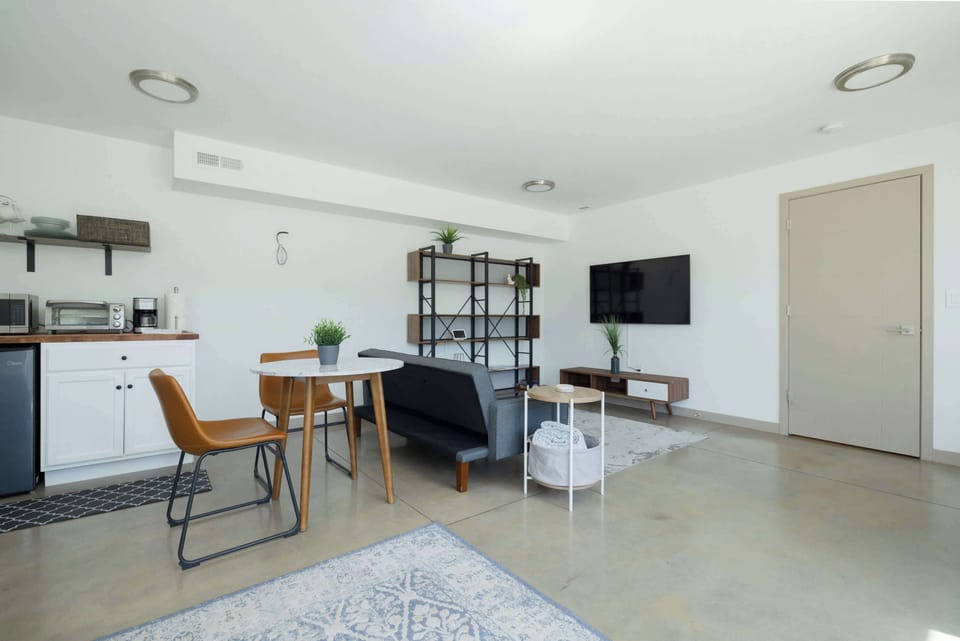 Studio Suite, 1 King Bed | Interior