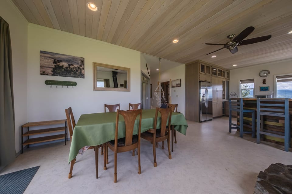 House, Multiple Beds, Fireplace, Mountain View | Dining