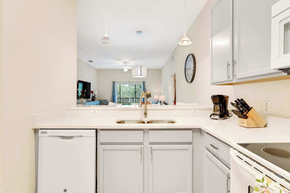 Townhome, Multiple Beds, Balcony, Garden View (Timeless Magic at Bahama Bay) | Private kitchen | Coffee/tea maker