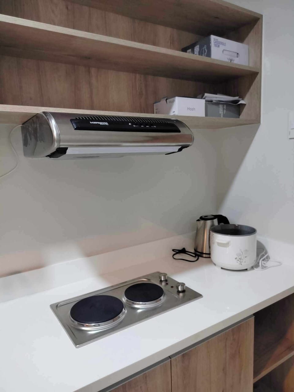 Comfort Condo, City View | Private kitchen | Full-size fridge, microwave, oven, stovetop