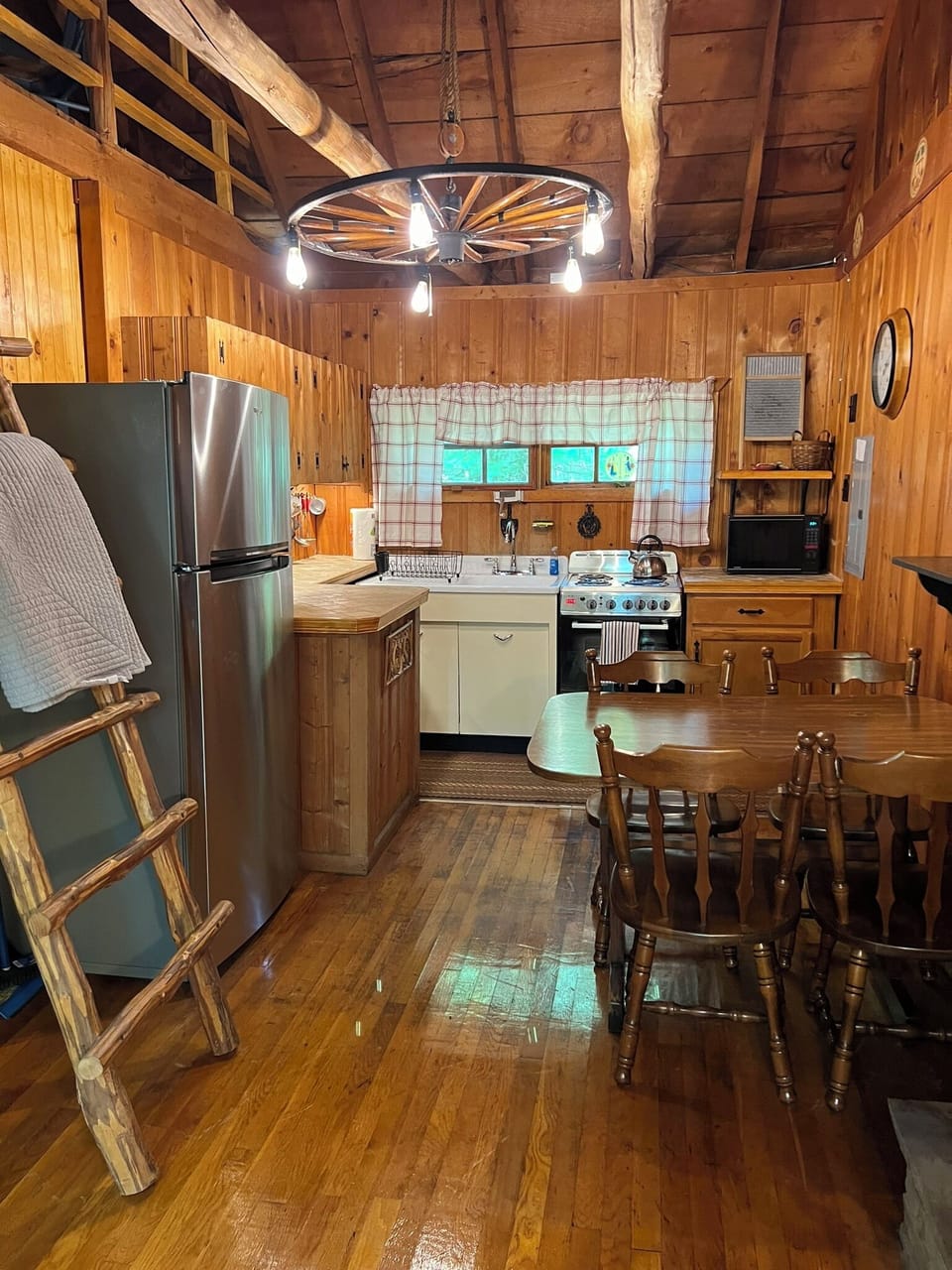 Kitchen with eating area