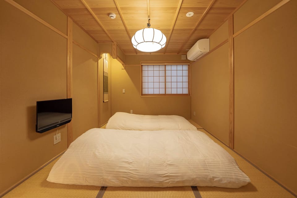 Comfort Twin Room | Down comforters, in-room safe, free WiFi, bed sheets