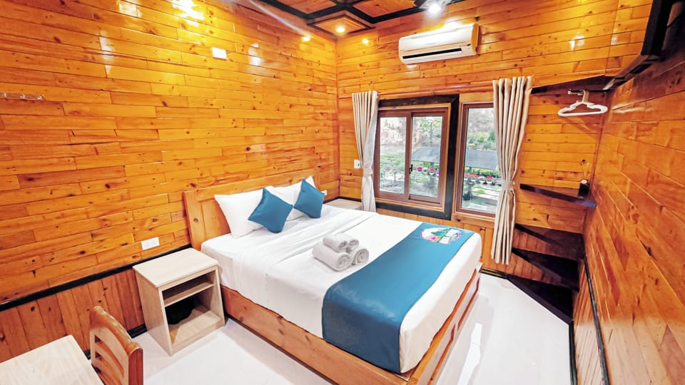 Deluxe Bungalow, Mountain View | Free minibar items, individually decorated, individually furnished, desk