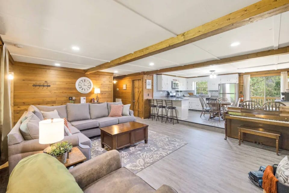 Open concept to enjoy family or friends time together