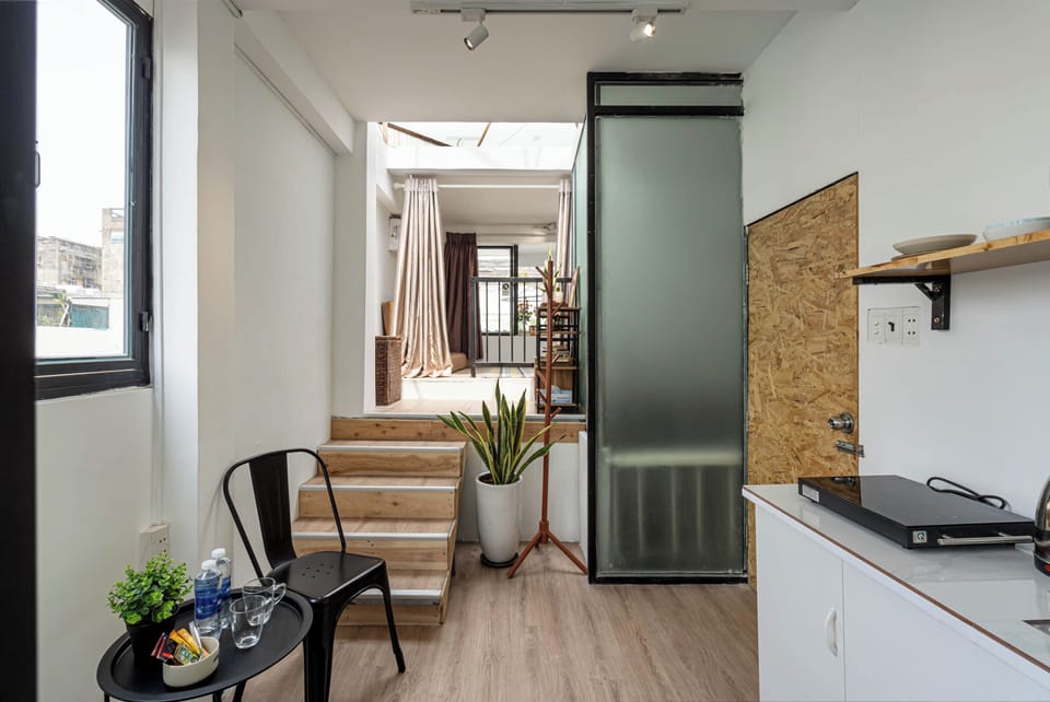 City Studio, 1 Queen Bed, Patio | Individually decorated, individually furnished, laptop workspace