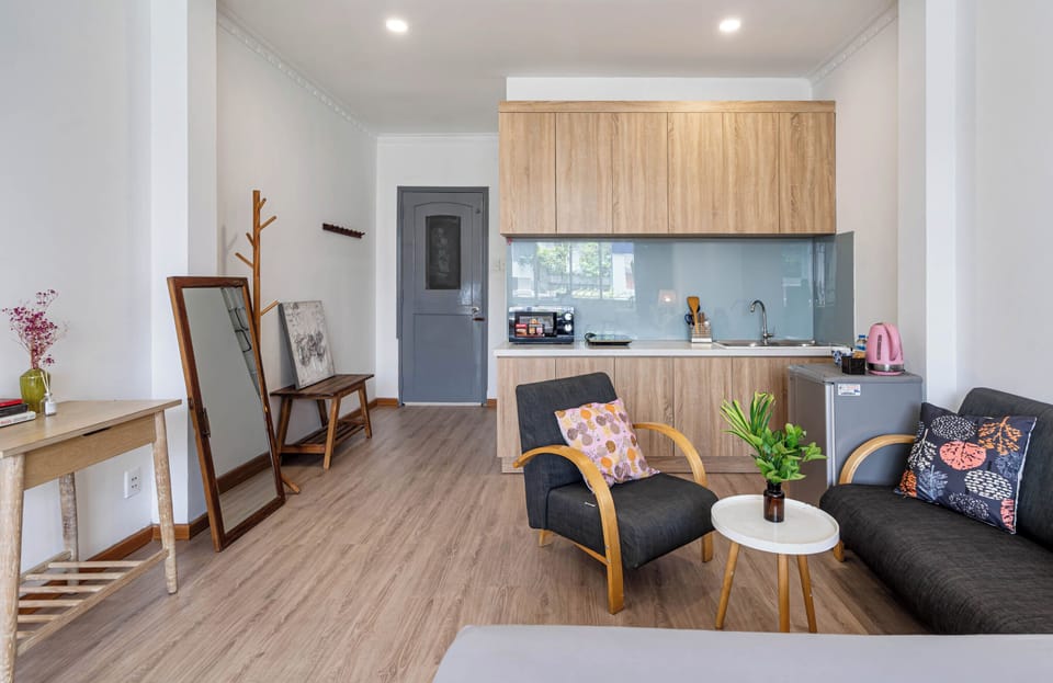 Deluxe Studio, Non Smoking, City View | Individually decorated, individually furnished, laptop workspace
