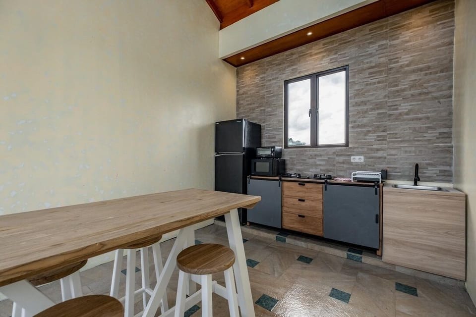 Exclusive Double Room | Shared kitchen | Mini-fridge, dishwasher, cookware/dishes/utensils