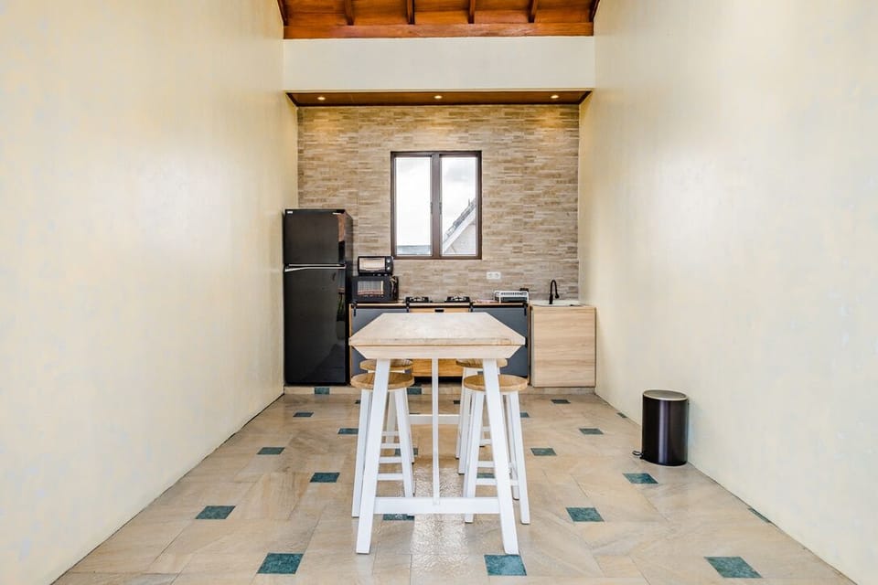 Exclusive Double Room | Shared kitchen | Mini-fridge, dishwasher, cookware/dishes/utensils