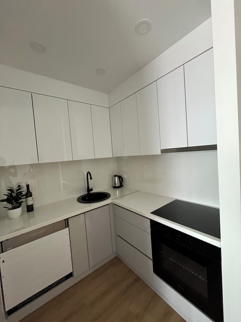 Comfort Apartment, Balcony, Sea View | Private kitchen | Espresso maker, electric kettle