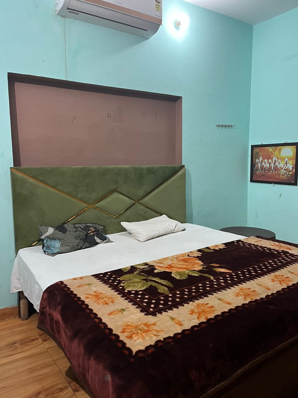 Standard Room, Balcony | Desk, free WiFi, bed sheets