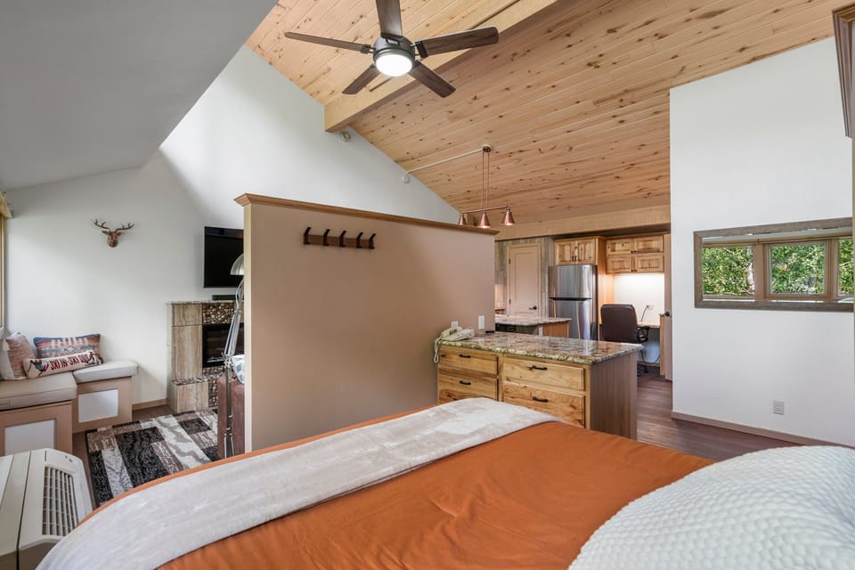 Bedroom - Bedroom