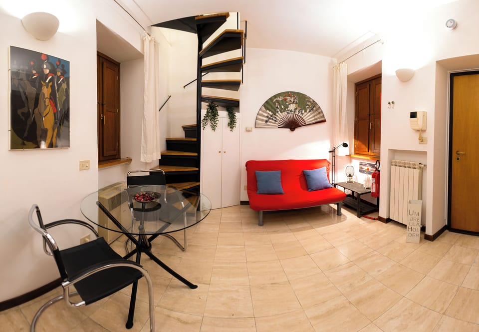 Apartment, 1 Queen Bed, Non Smoking, Kitchenette | Living area | 32-inch flat-screen TV with cable channels
