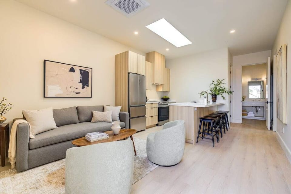 Your space to dine, lounge, and connect.
