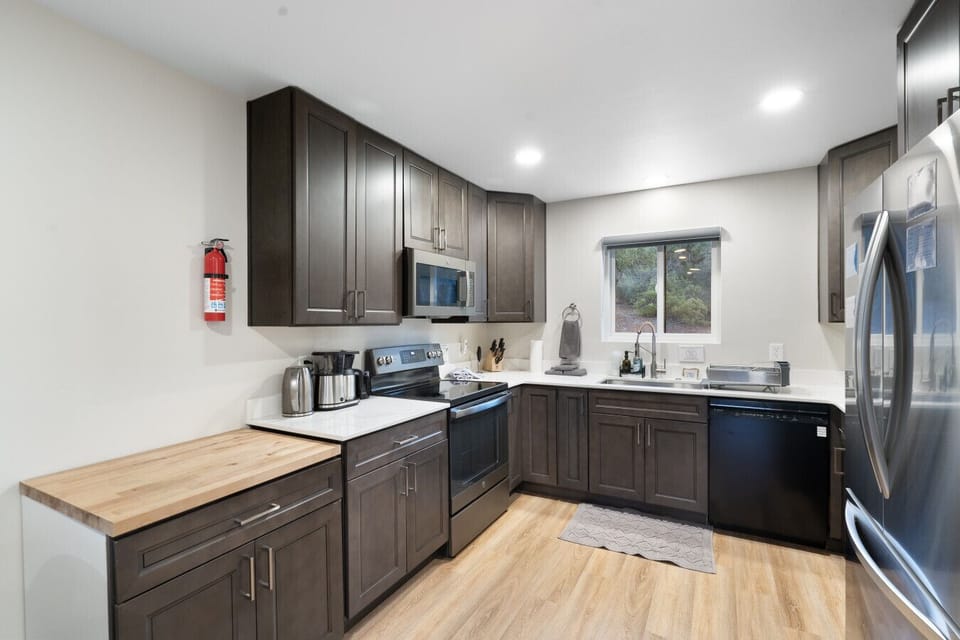 From cooking to entertaining, this space has all the essentials for a flawless experience.